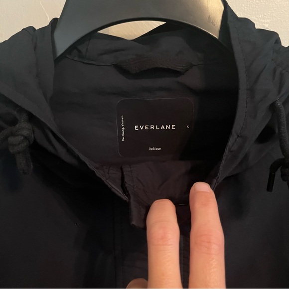 EVERLANE The ReNew Water-Resistant Hooded Windbreaker in Dark Navy Sz S - Picture 4 of 13